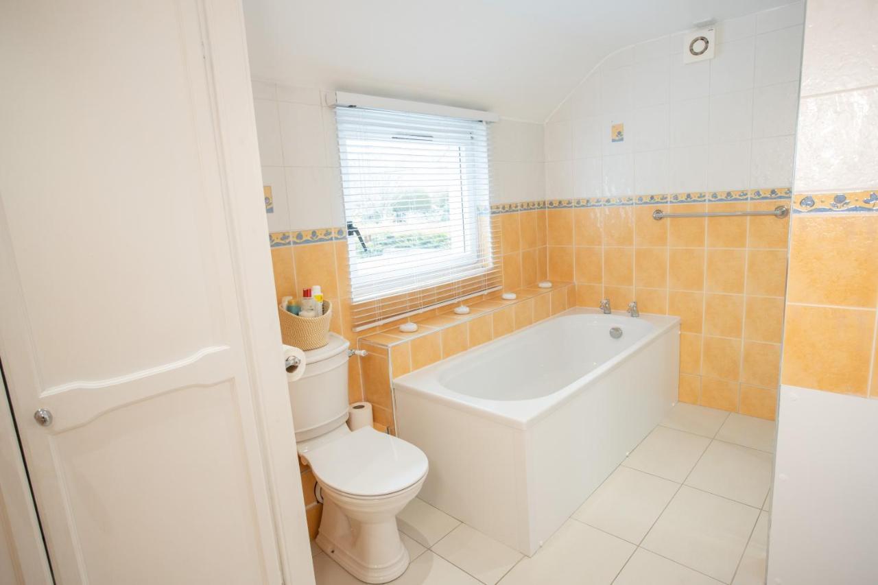 4 Private Bedroom House With 3 Parking Spaces Free Perth Ngoại thất bức ảnh